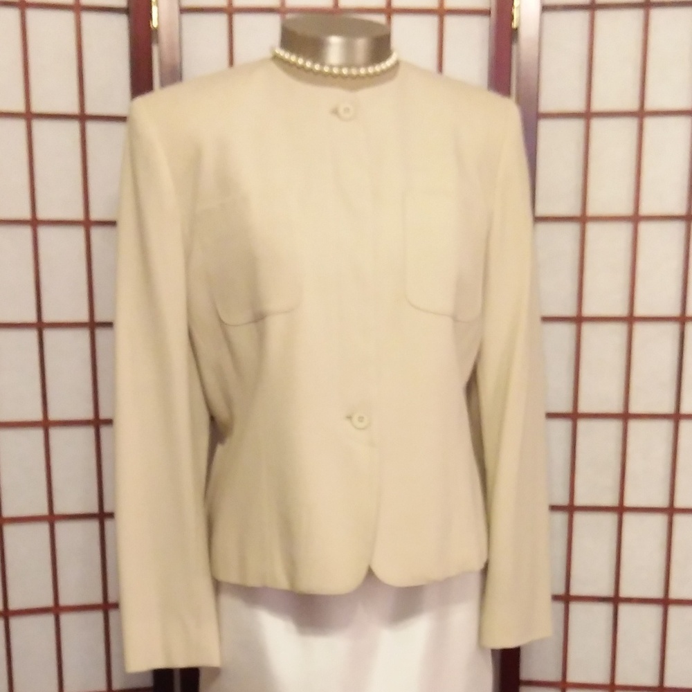 3/$18 CLOSET CLOSING NWOT JONES NY CREAM BLAZER
